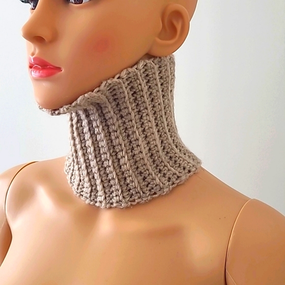Neck Warmer - Picture 2 of 4